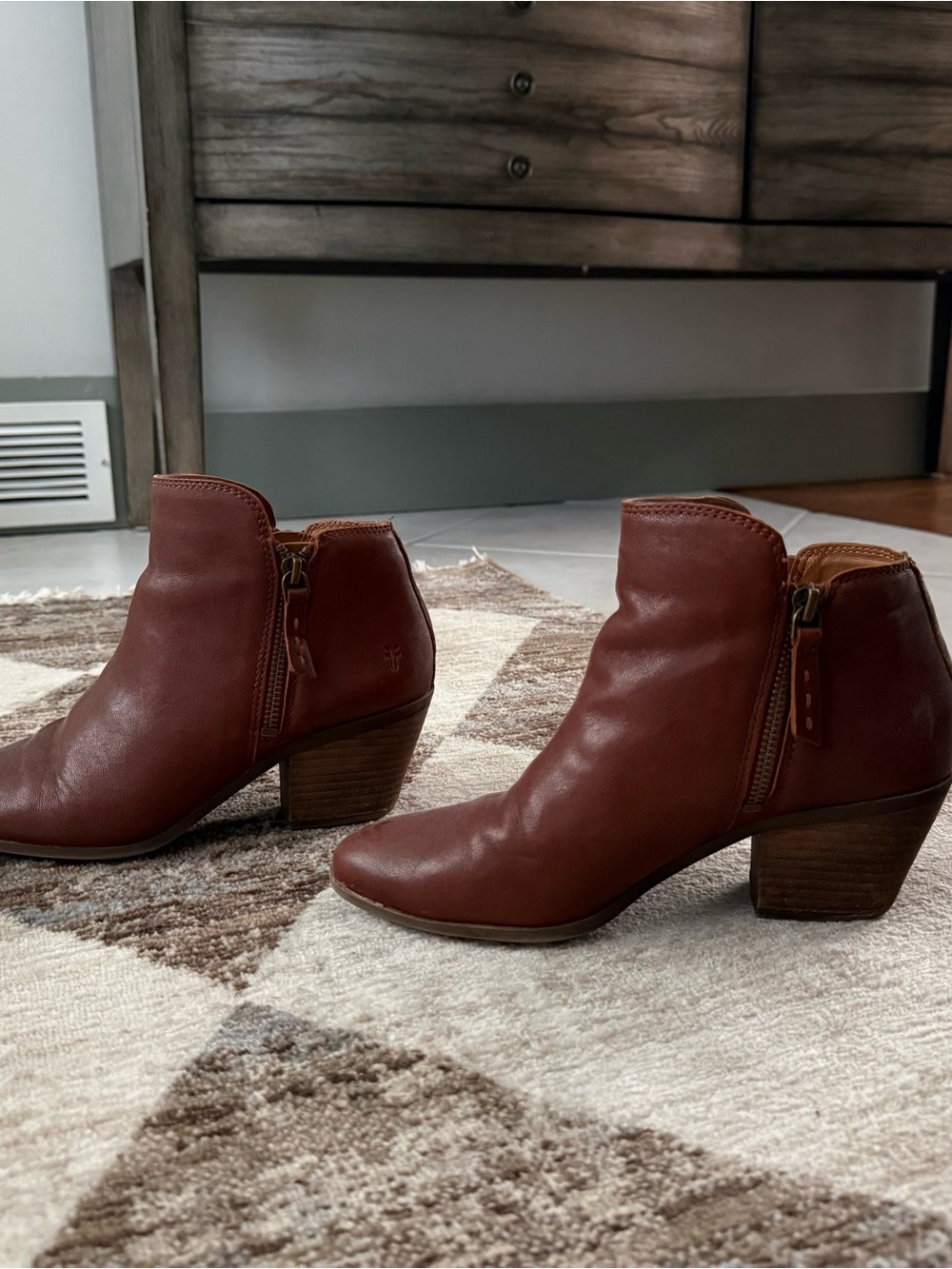 Frye Judith Zip Leather Booties Whiskey (Brown) Size 7